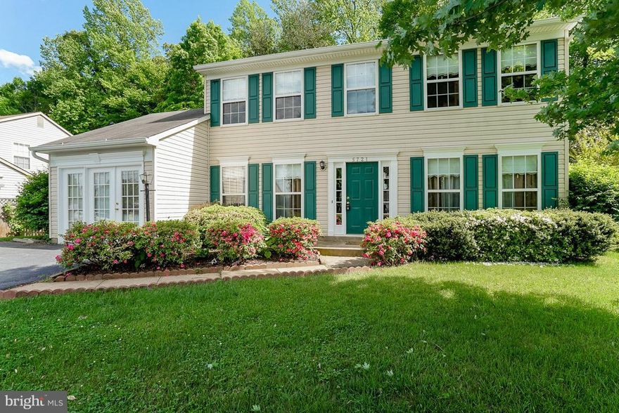 This home is waiting for you!!!!!!This lovely 2 level home with 3 Bedrooms 2.1/2 Baths, Formal Living and Dining Room, Family Room off the Kitchen with Gas Fireplace, Breakfast Room off Kitchen, Landry Room main Level and Rec. Room.  Upper Level with Master Bedroom Suite with Full Bath, Separate Shower.  Two generous size Bedroom and Hall Bath.  This is the one you have been looking for