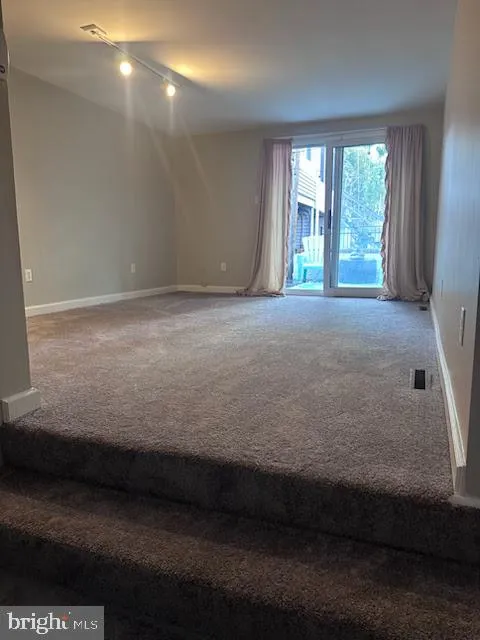 Wilmington, Delaware 19806, United States, 2 Bedrooms Bedrooms, ,2 BathroomsBathrooms,Residential,Pending,122840