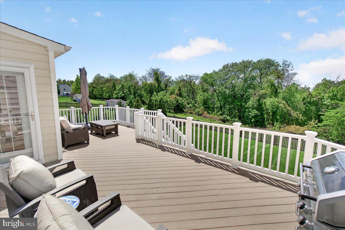WHISPERING CREEK - Residential