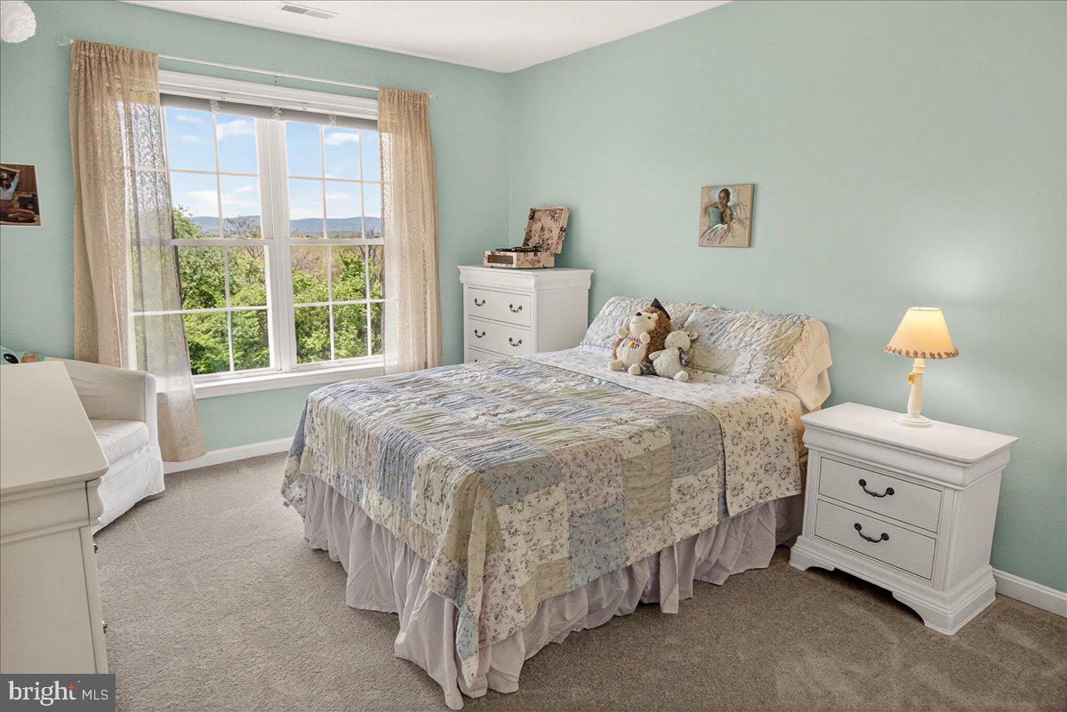 WHISPERING CREEK - Residential