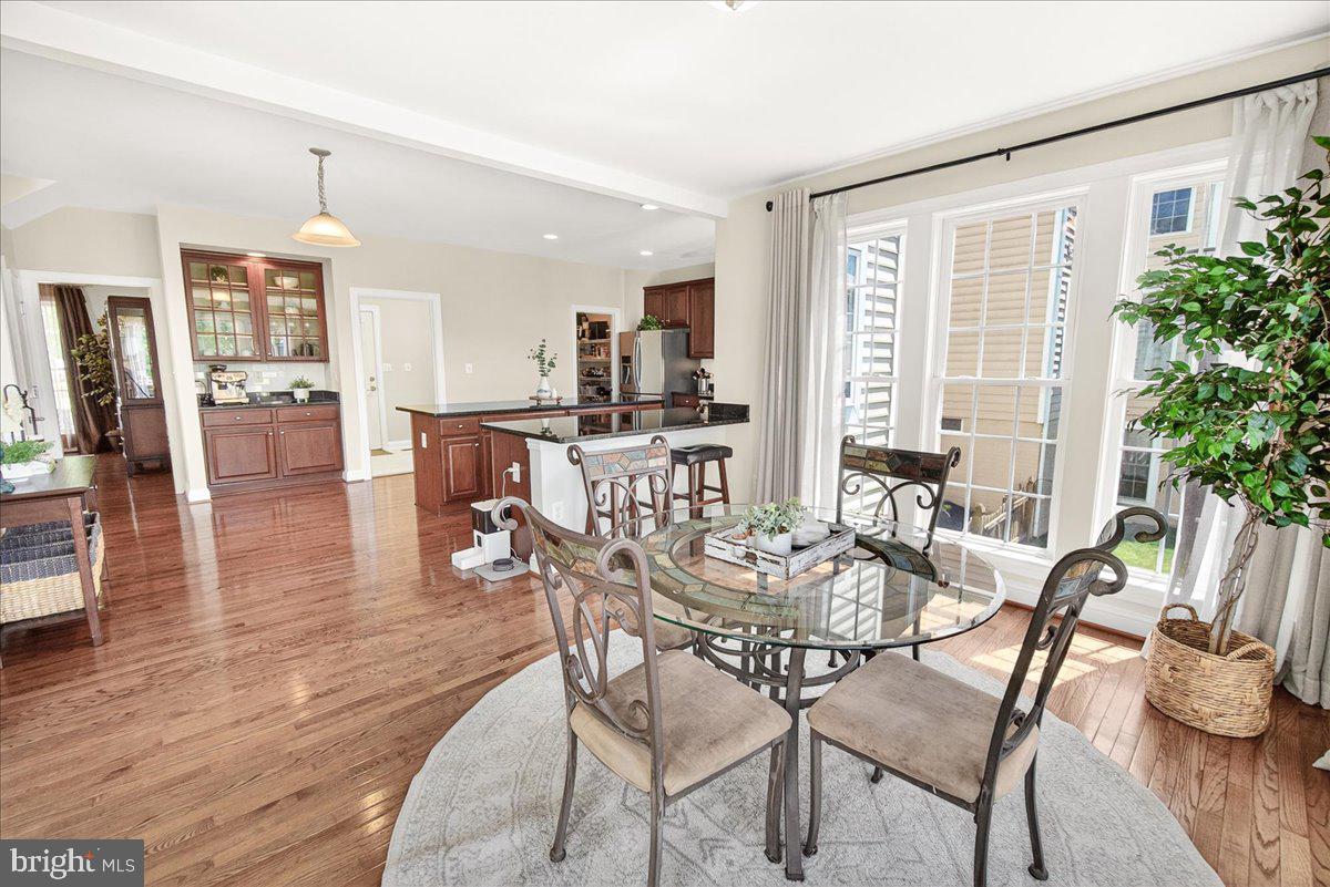 WHISPERING CREEK - Residential