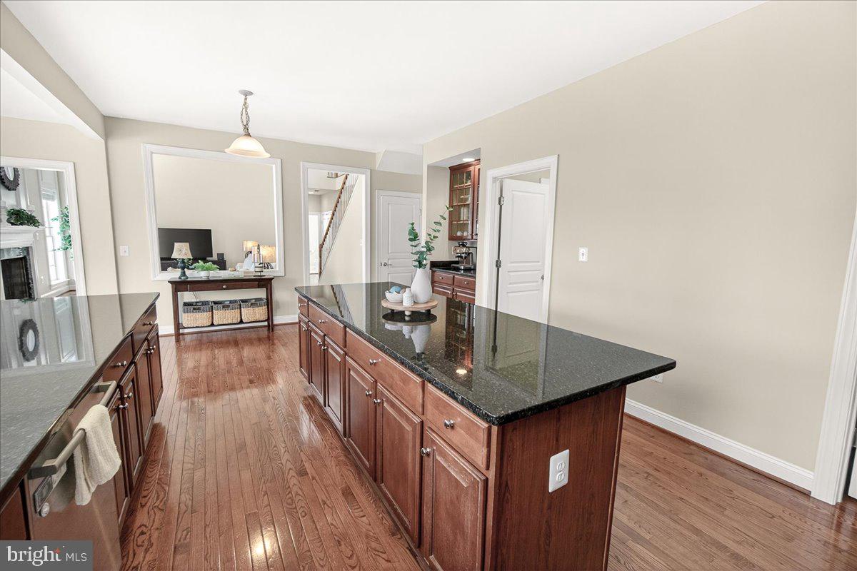 WHISPERING CREEK - Residential