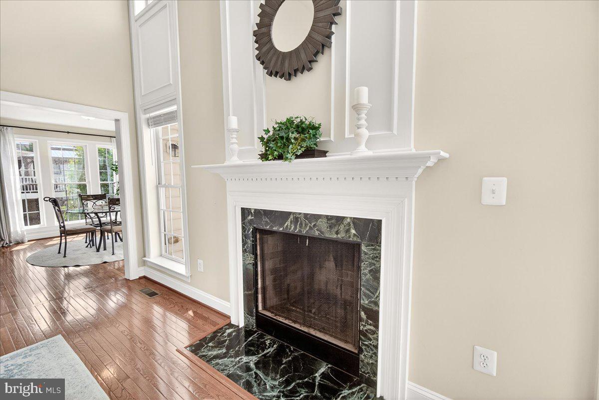 WHISPERING CREEK - Residential