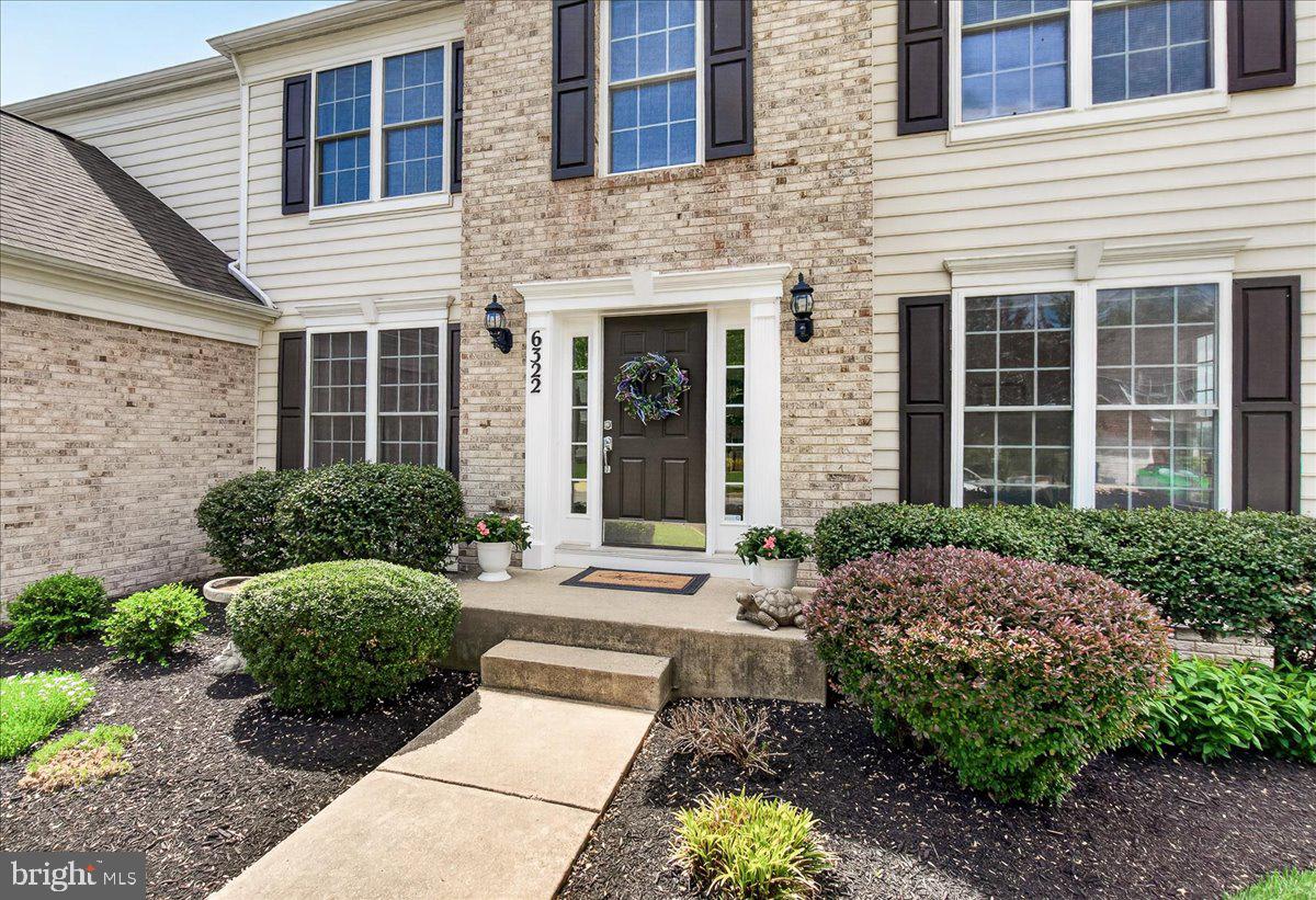 WHISPERING CREEK - Residential
