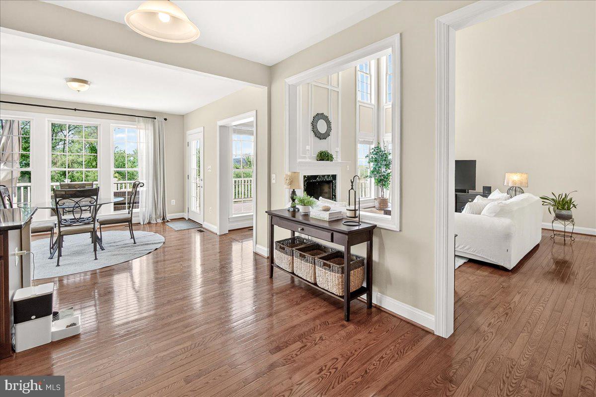 WHISPERING CREEK - Residential