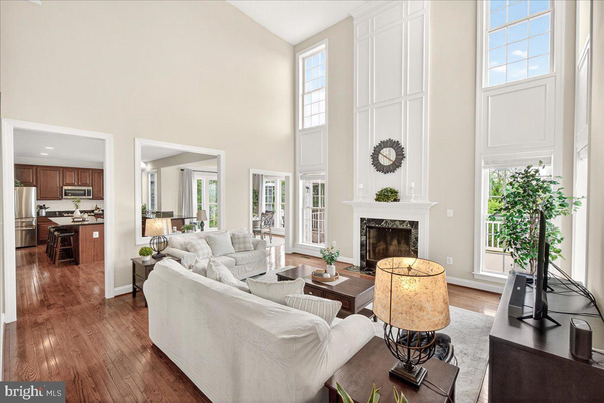 WHISPERING CREEK - Residential