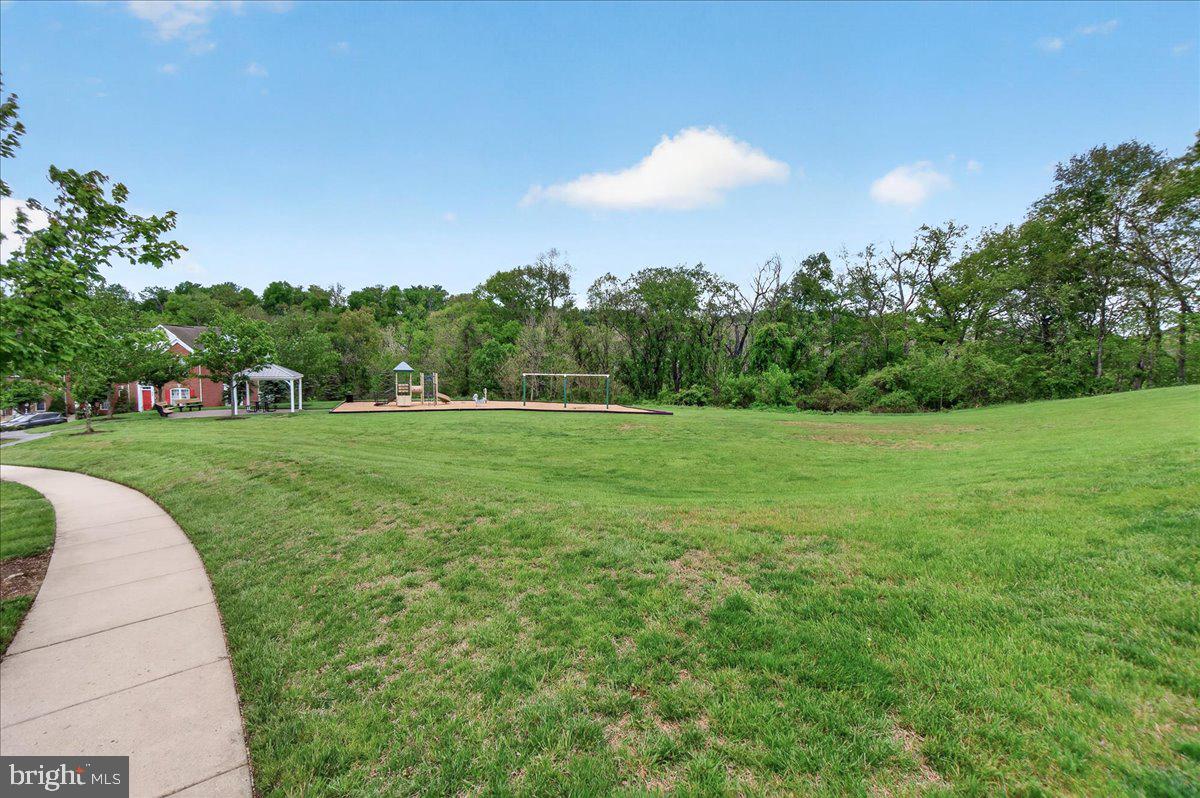 WHISPERING CREEK - Residential