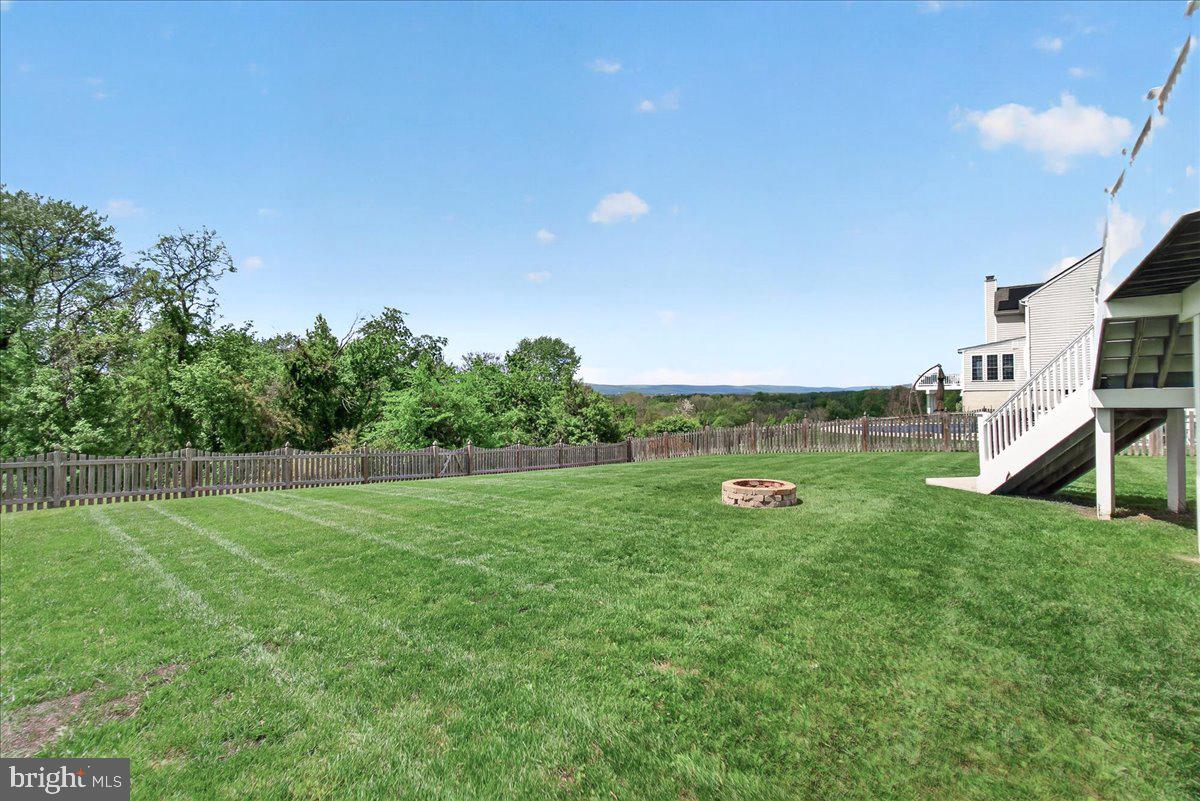 WHISPERING CREEK - Residential