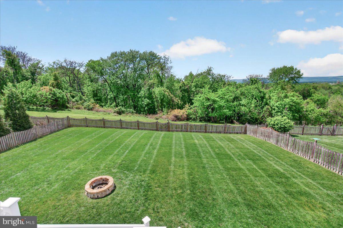 WHISPERING CREEK - Residential