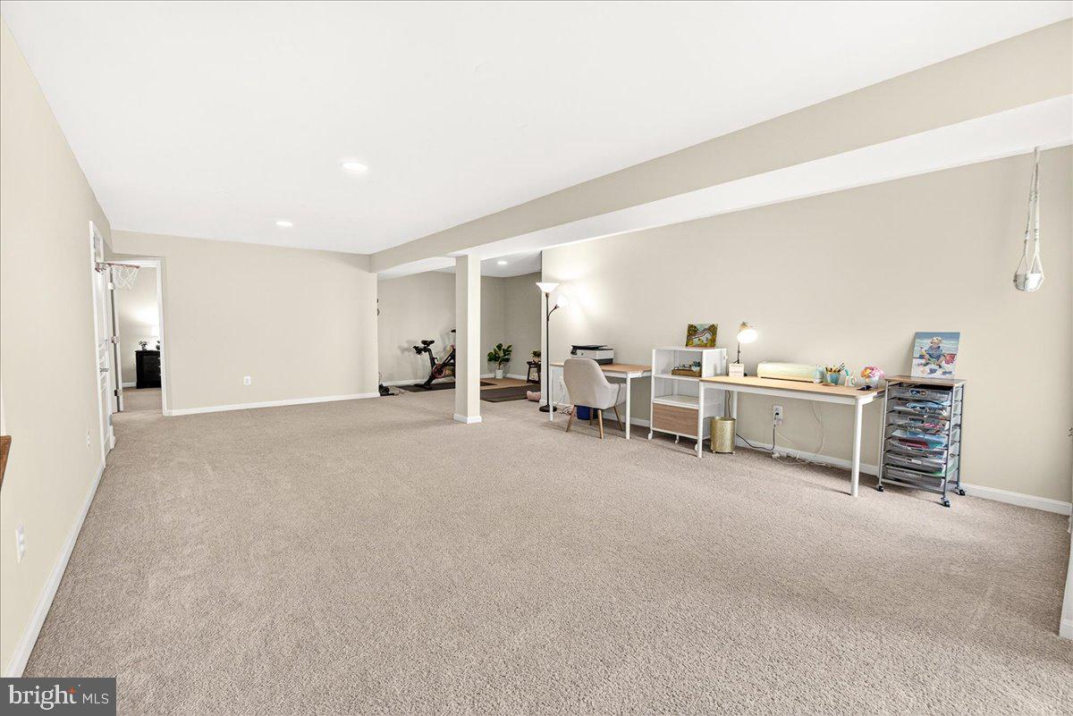 WHISPERING CREEK - Residential