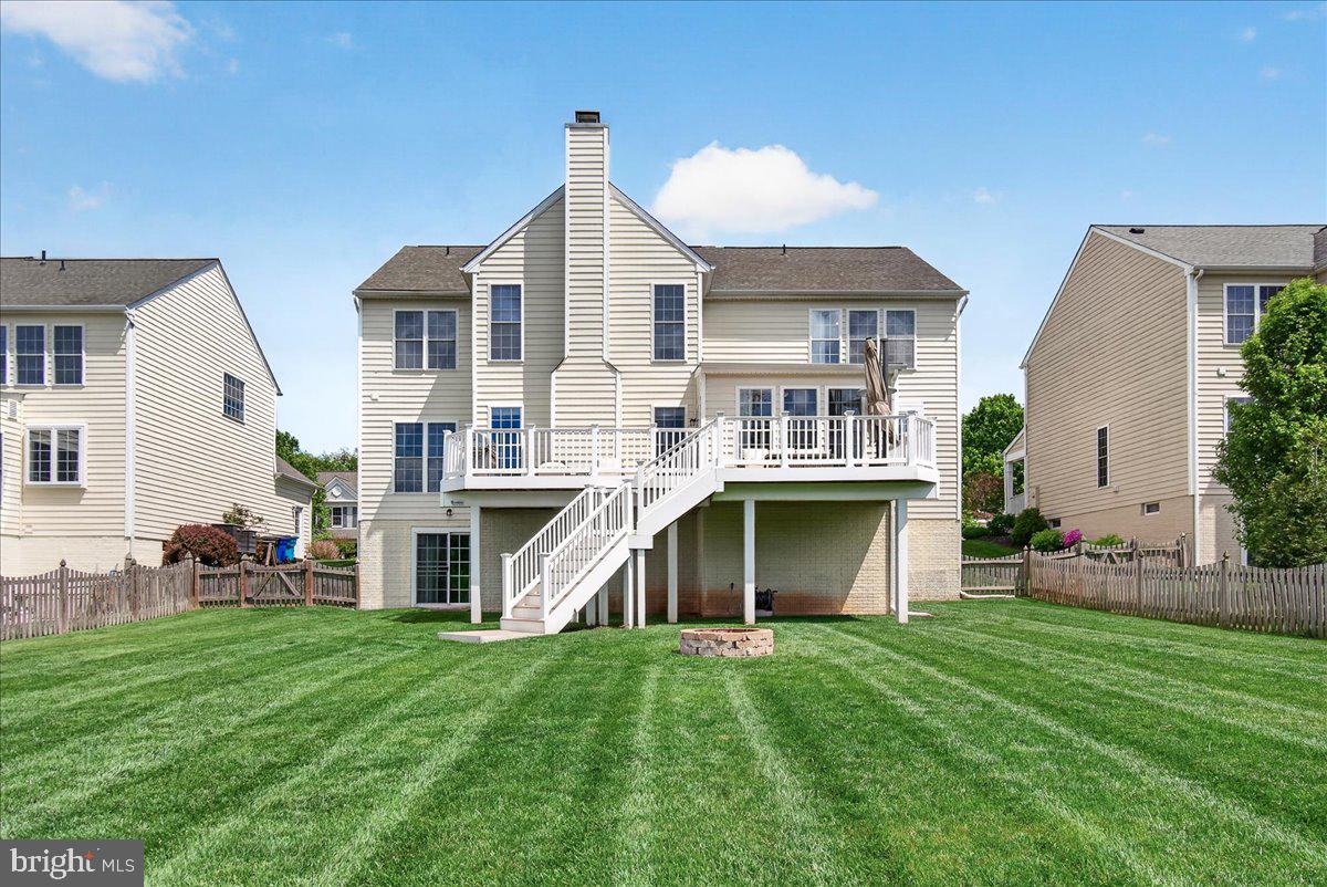 WHISPERING CREEK - Residential