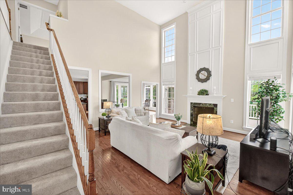 WHISPERING CREEK - Residential