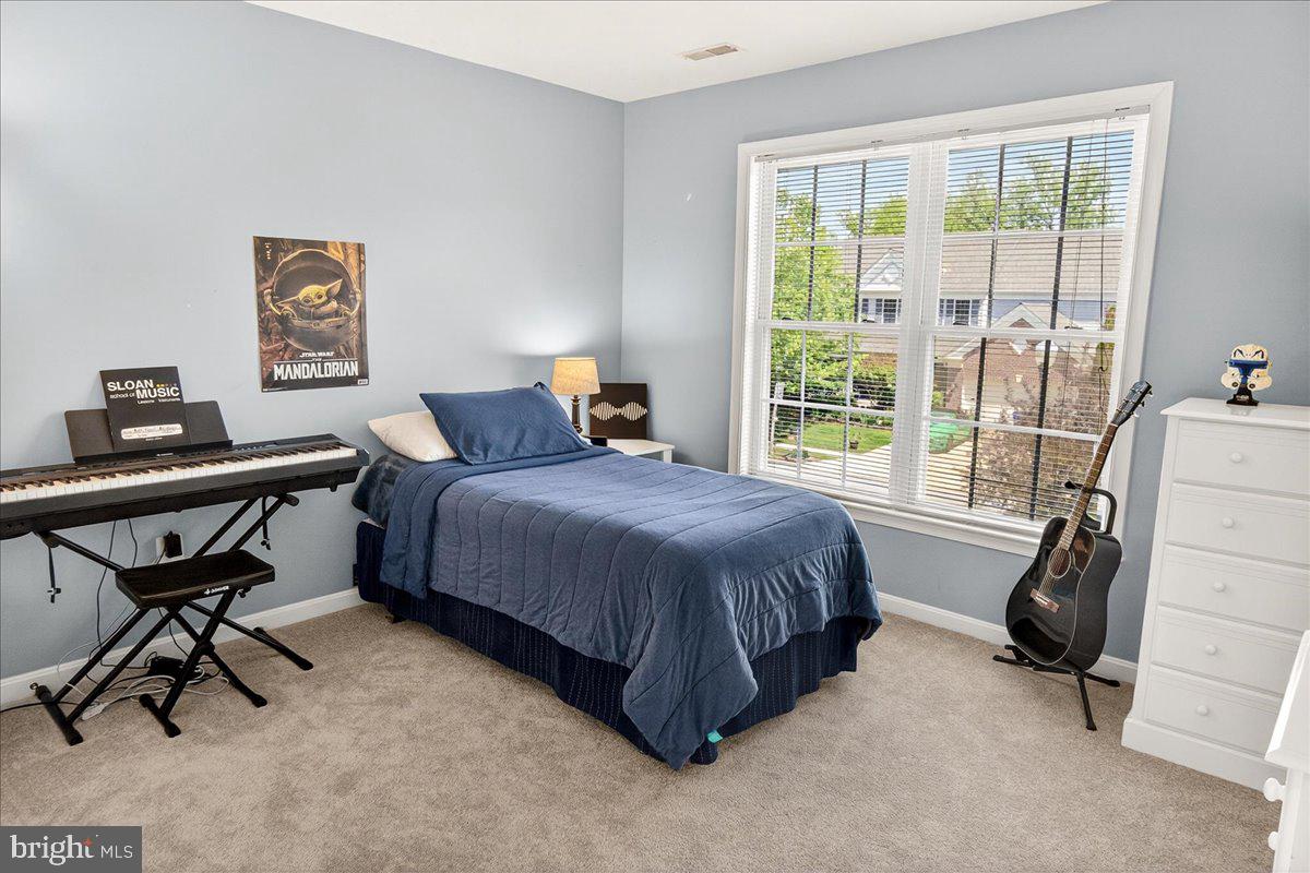 WHISPERING CREEK - Residential