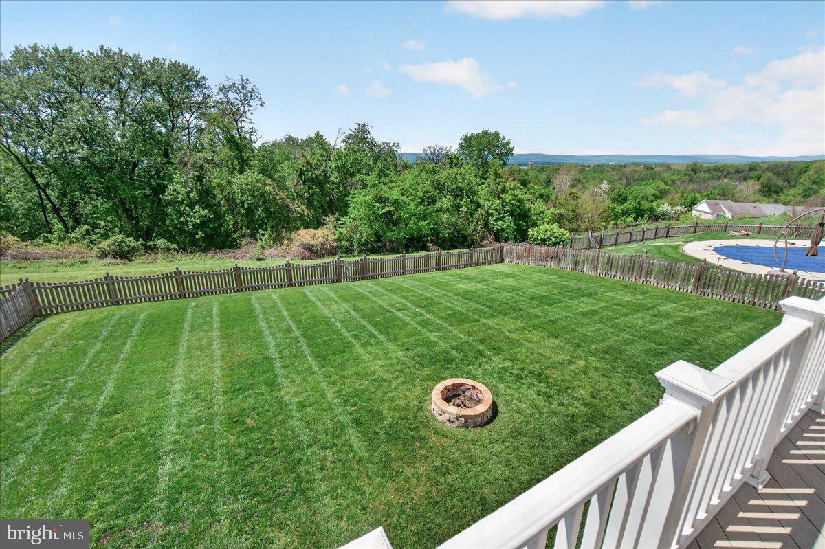 WHISPERING CREEK - Residential