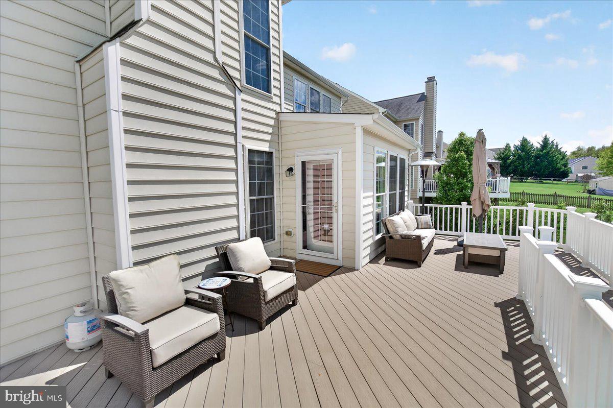 WHISPERING CREEK - Residential