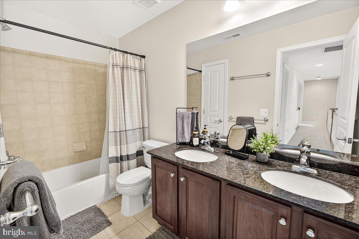WHISPERING CREEK - Residential