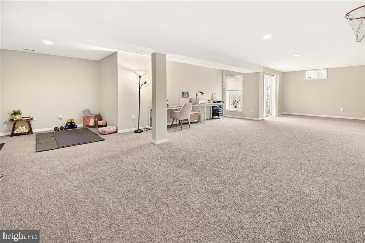 WHISPERING CREEK - Residential
