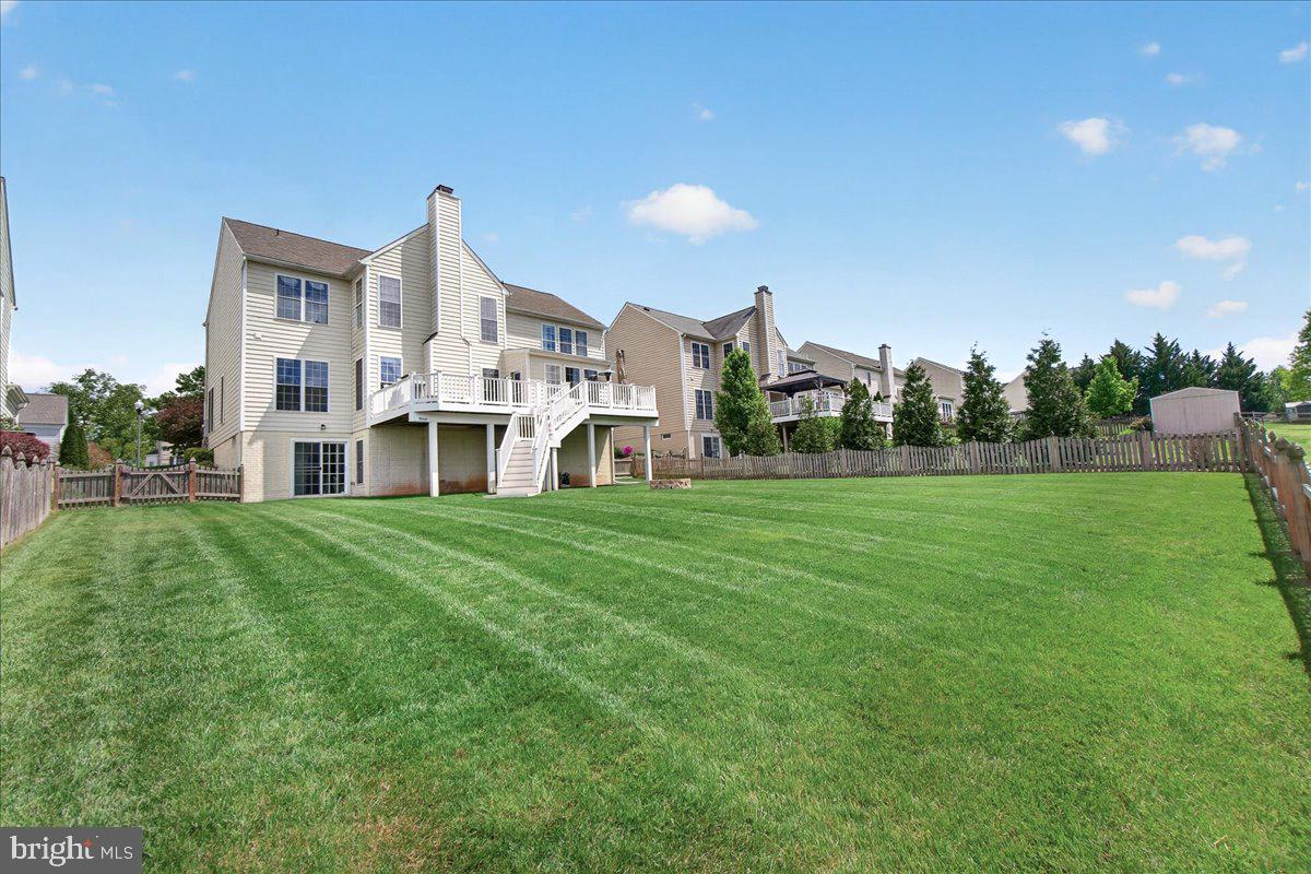 WHISPERING CREEK - Residential