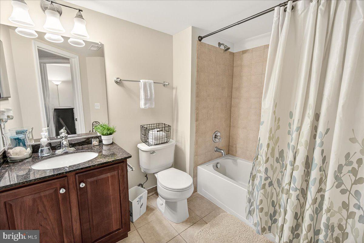WHISPERING CREEK - Residential