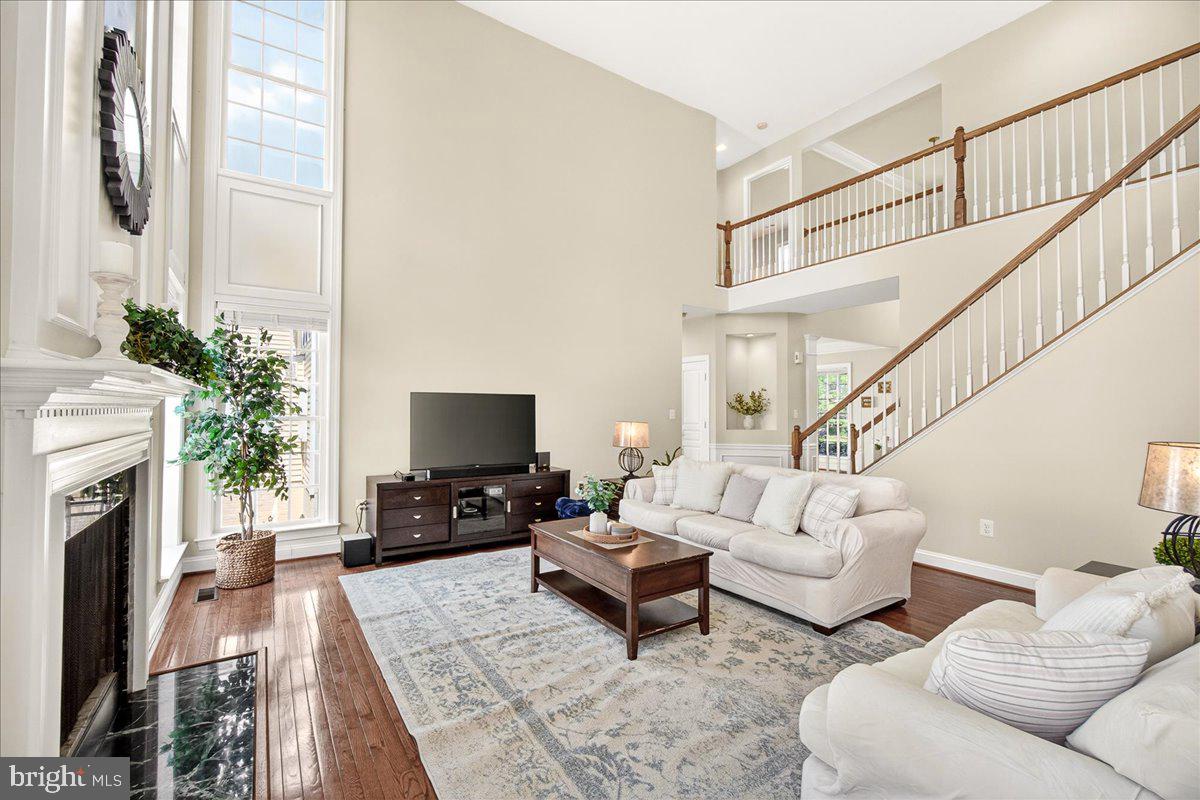 WHISPERING CREEK - Residential
