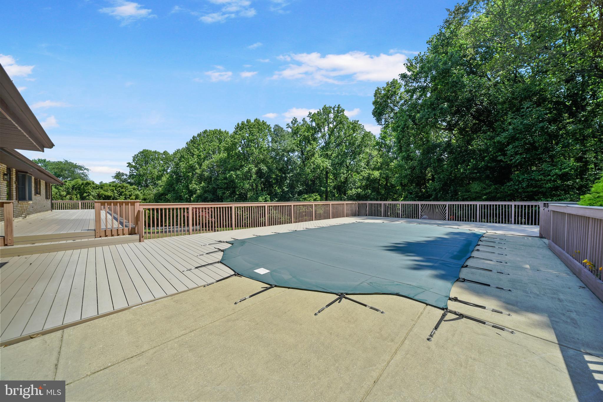 ROBERTS CROSSING - Residential