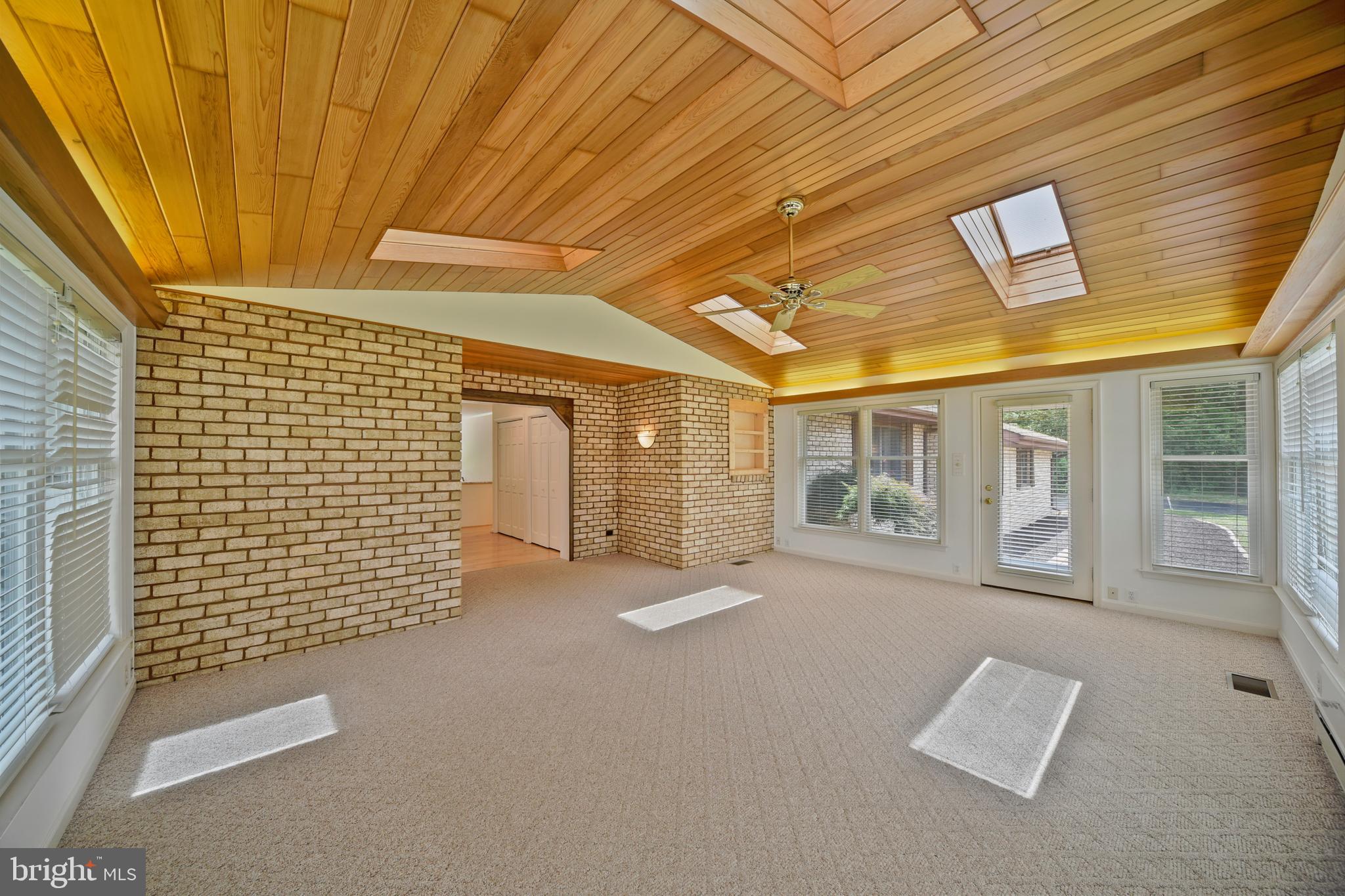 ROBERTS CROSSING - Residential