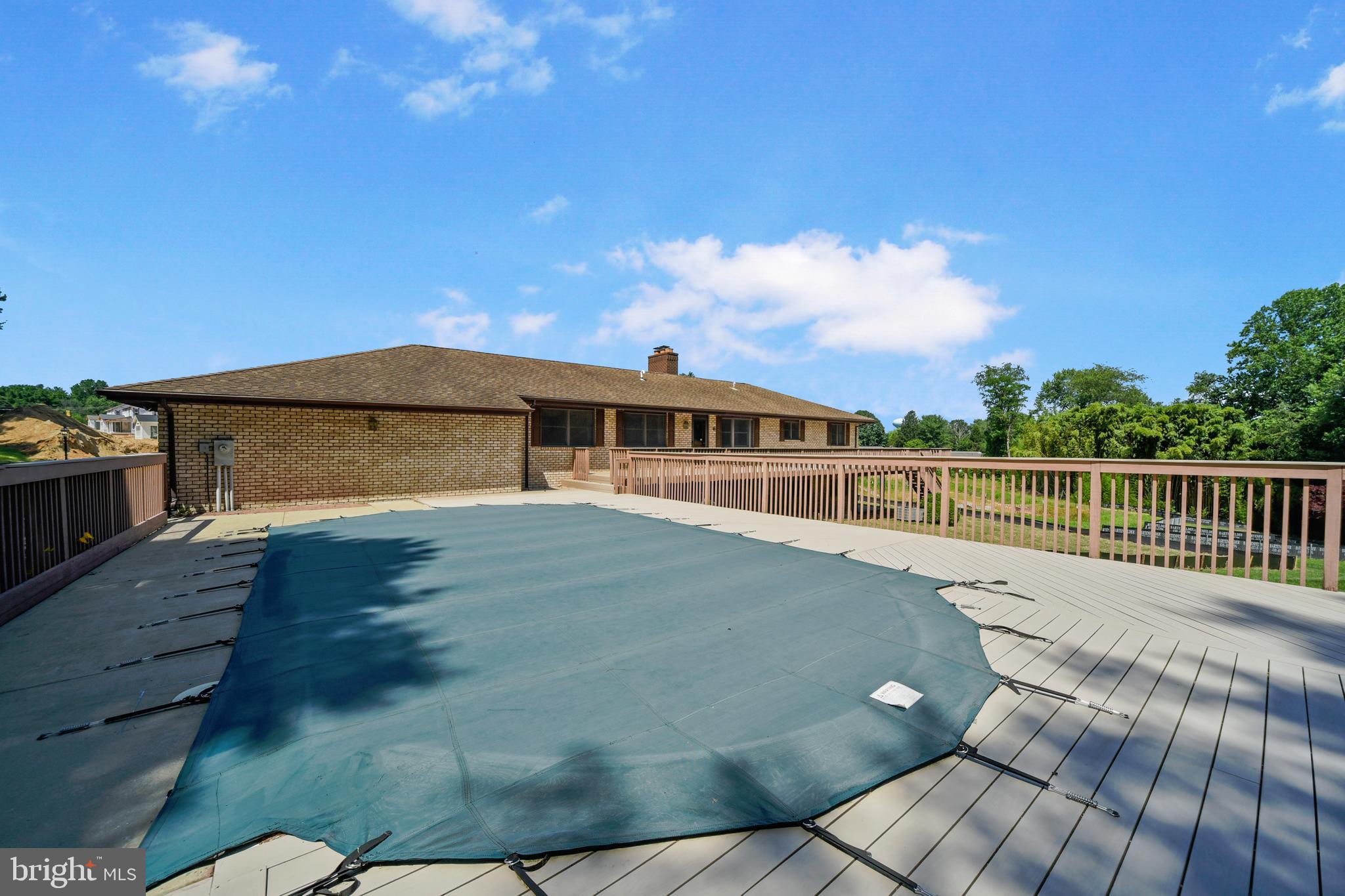 ROBERTS CROSSING - Residential