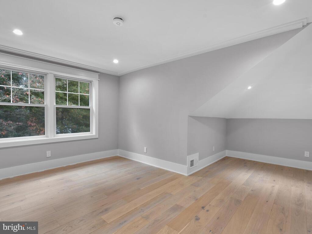 CHEVY CHASE - Residential