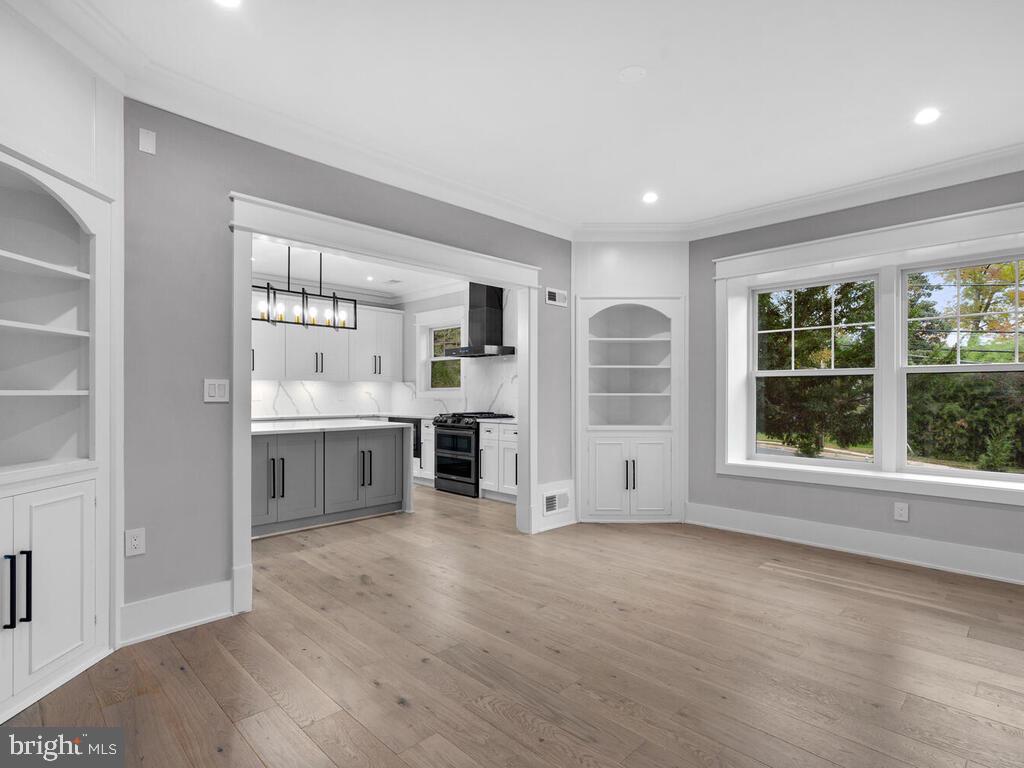 CHEVY CHASE - Residential