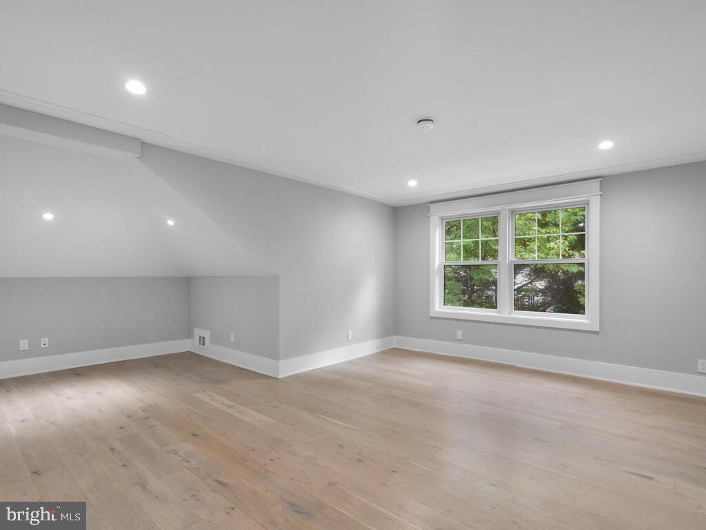 CHEVY CHASE - Residential