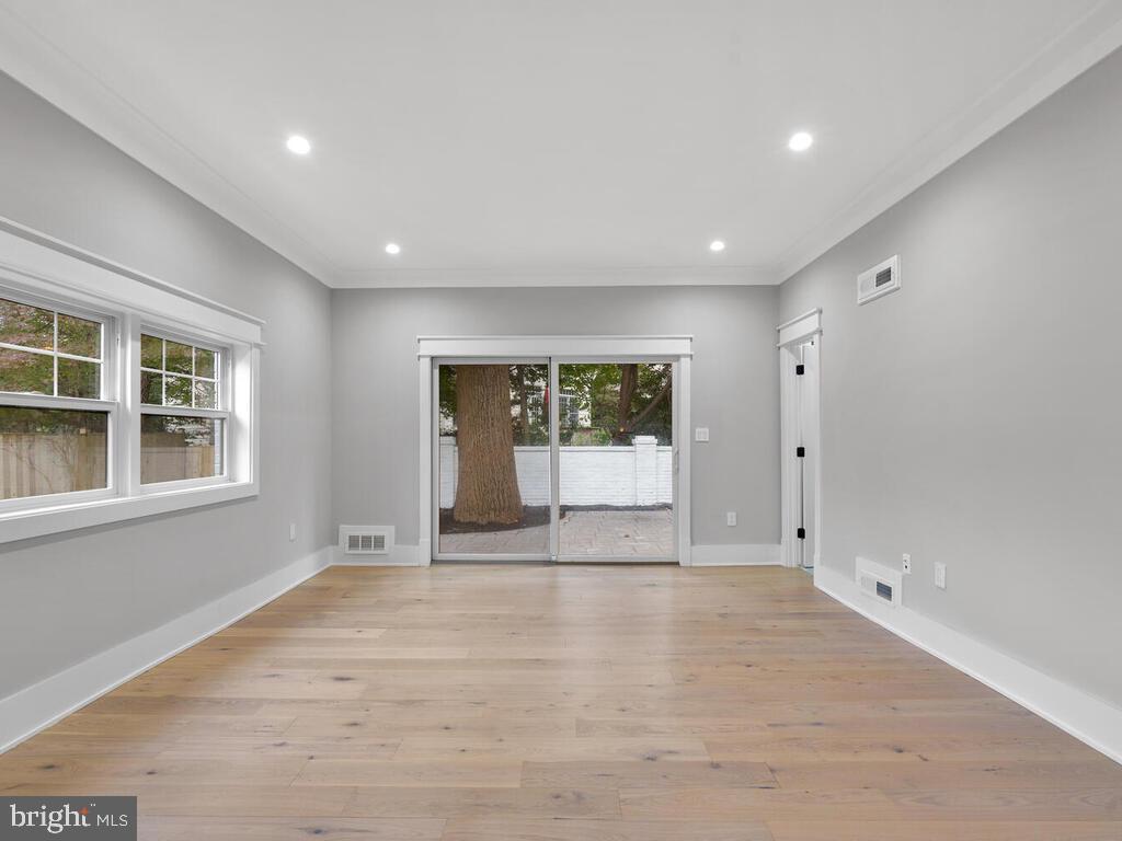 CHEVY CHASE - Residential