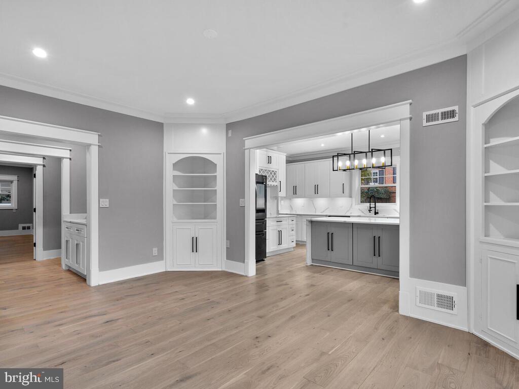 CHEVY CHASE - Residential