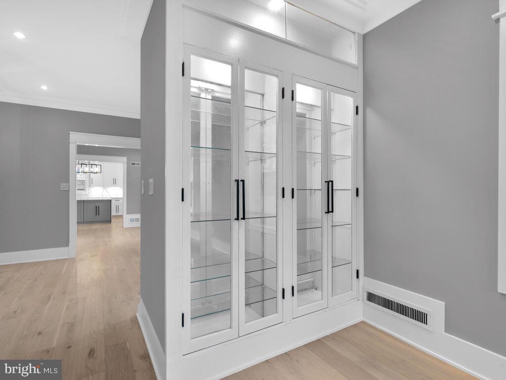 CHEVY CHASE - Residential