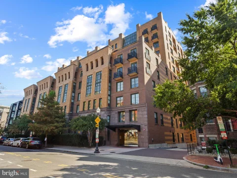 MLS: DCDC2287380