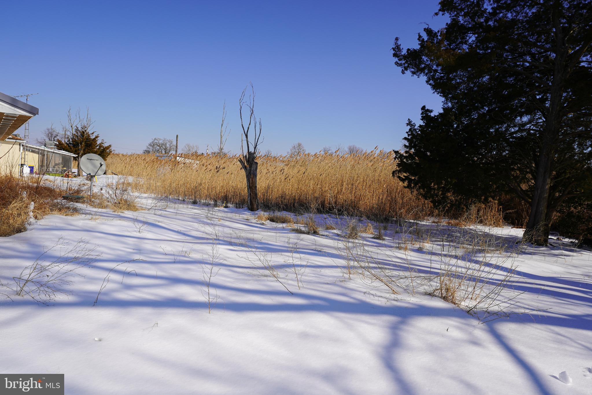 WOODLAND BEACH - Residential