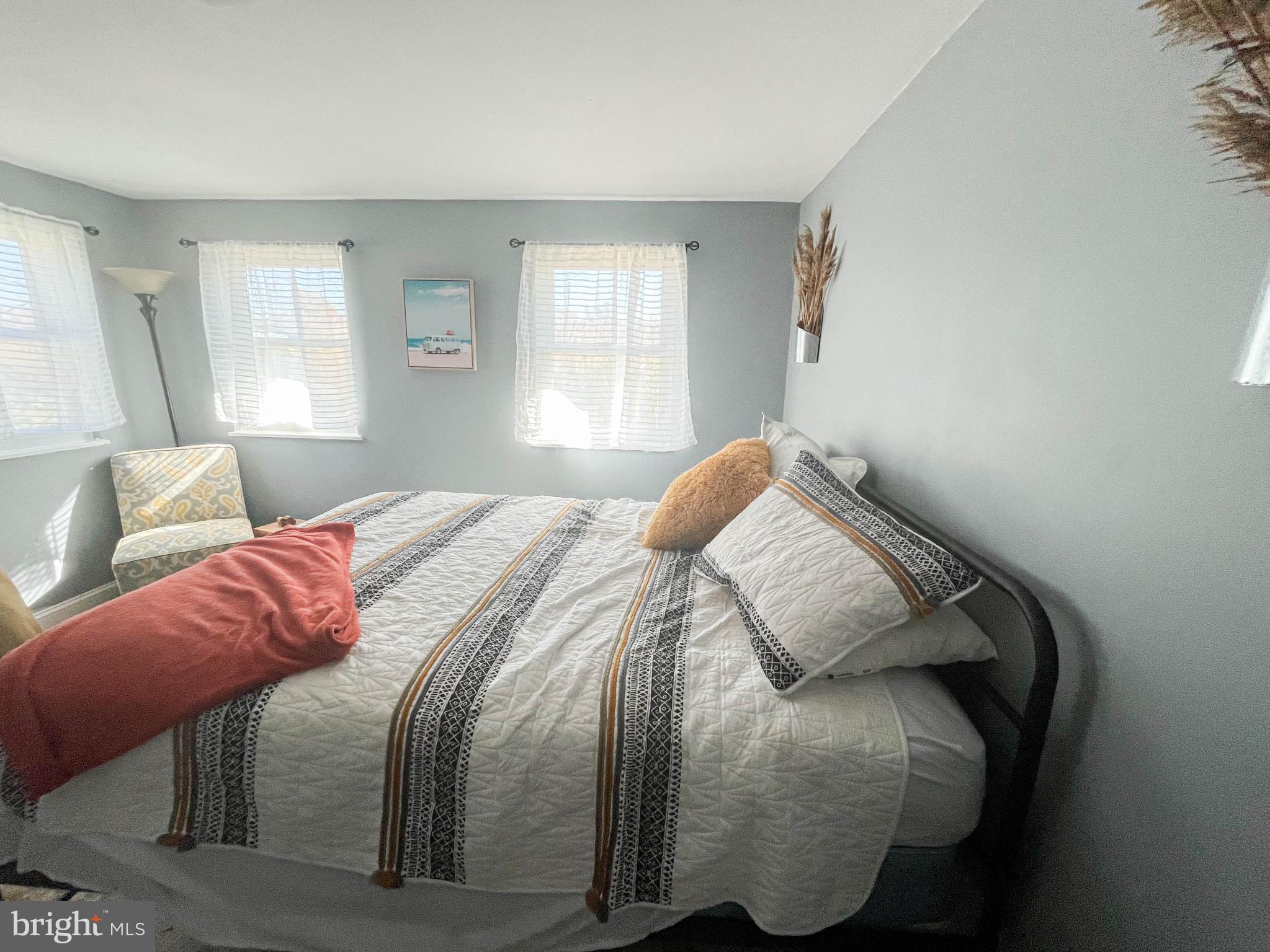 WOODLAND BEACH - Residential