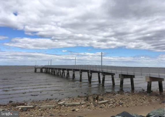 WOODLAND BEACH - Residential