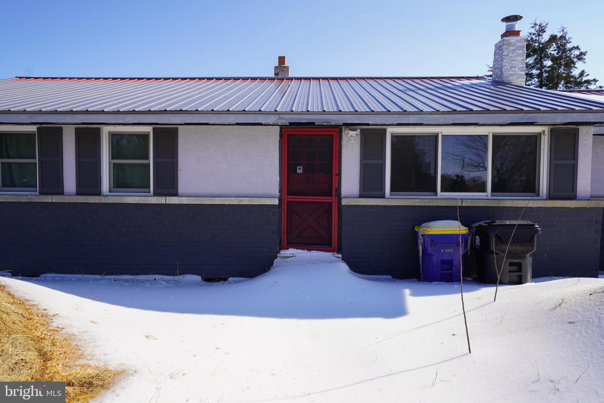 WOODLAND BEACH - Residential