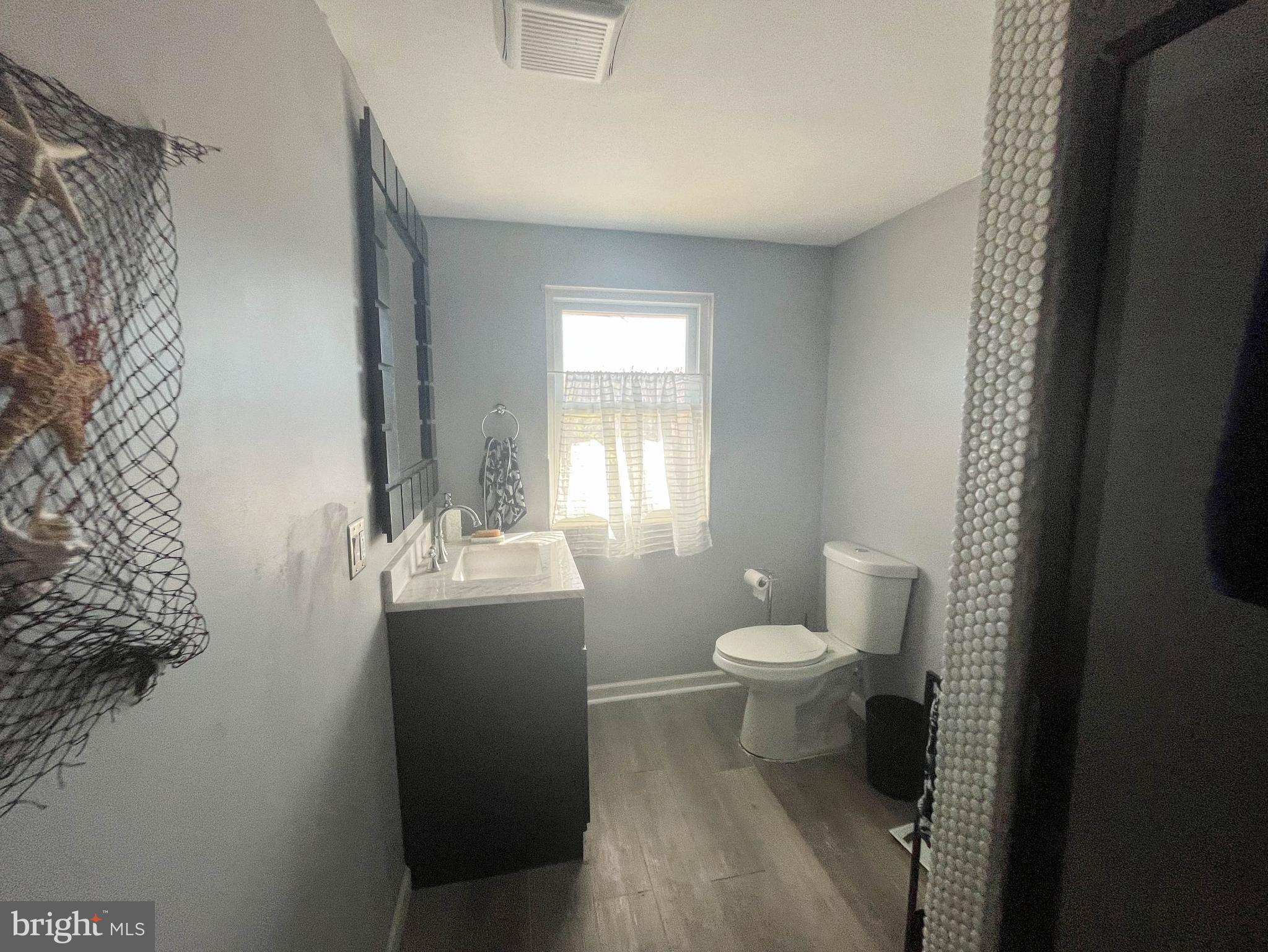 WOODLAND BEACH - Residential