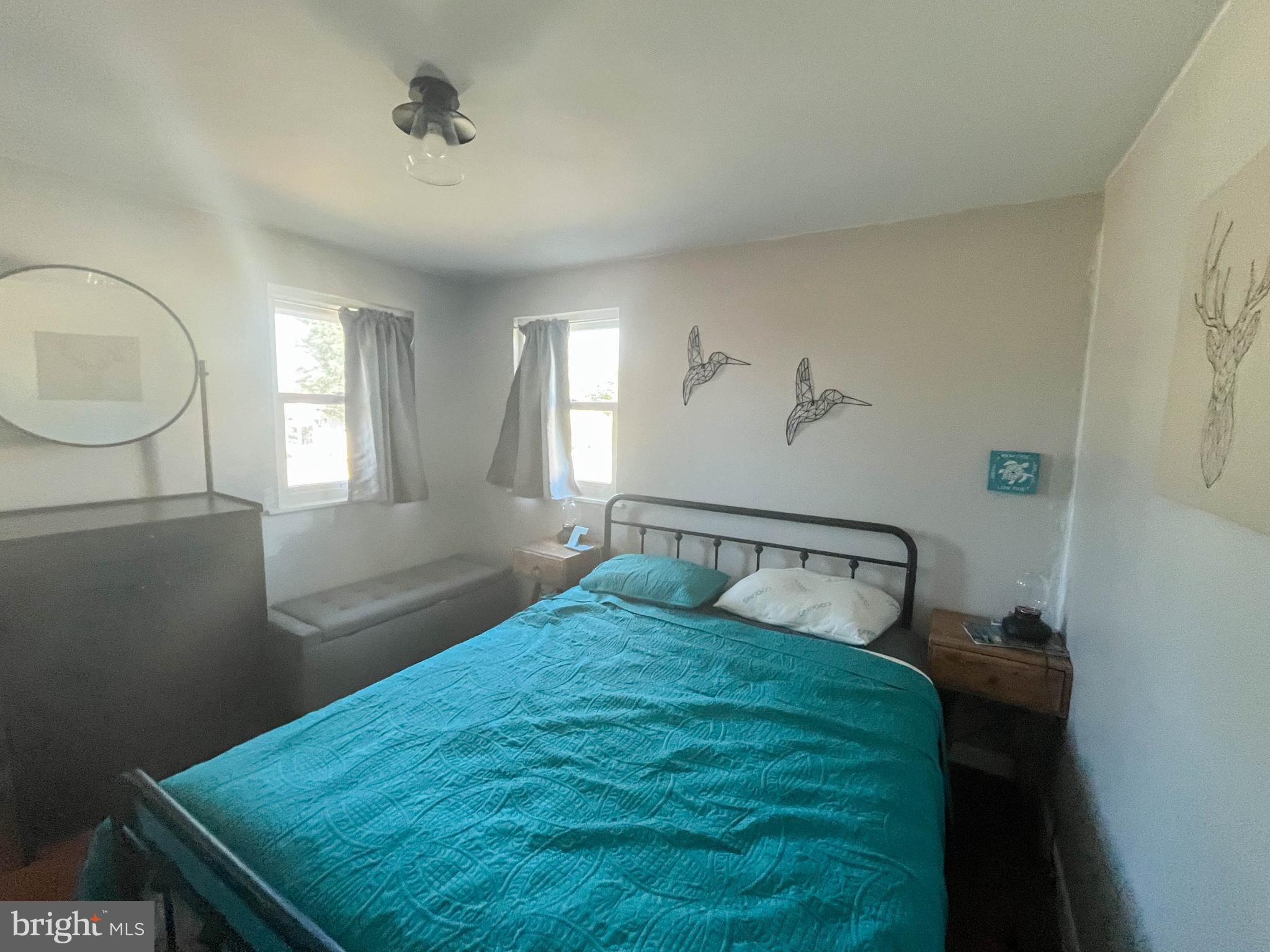 WOODLAND BEACH - Residential