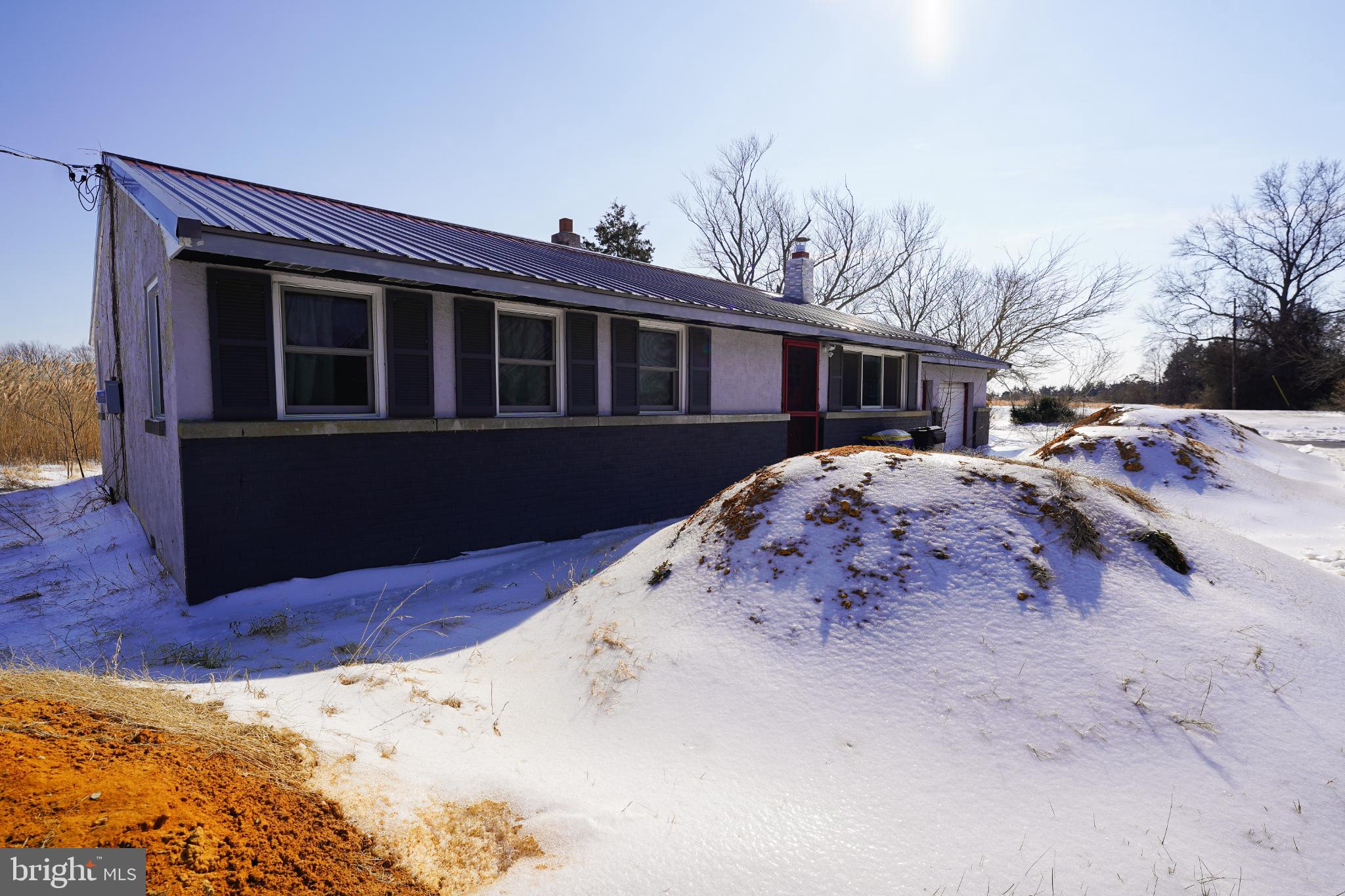 WOODLAND BEACH - Residential