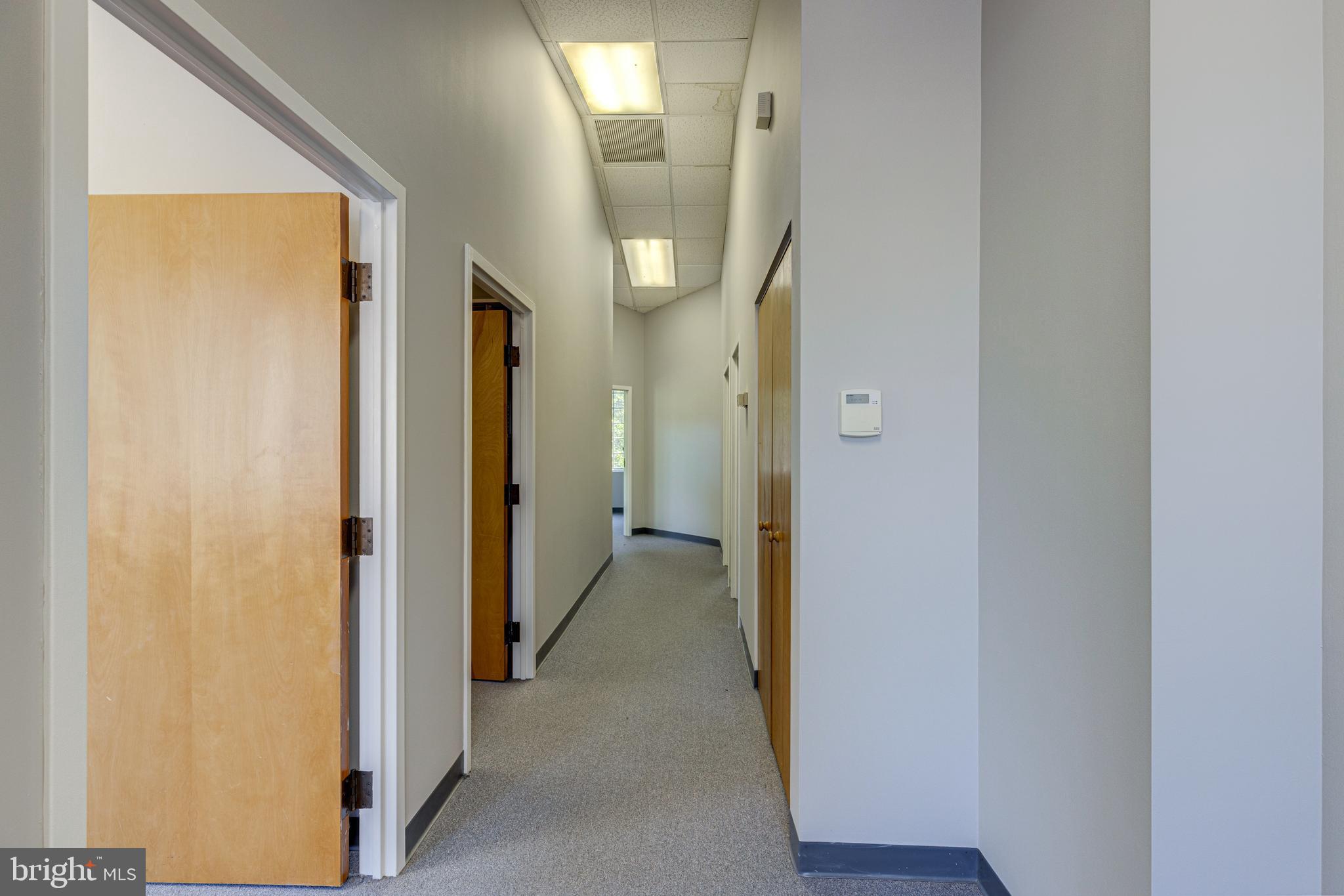 FAIRFAX COMMONS - Commercial Lease