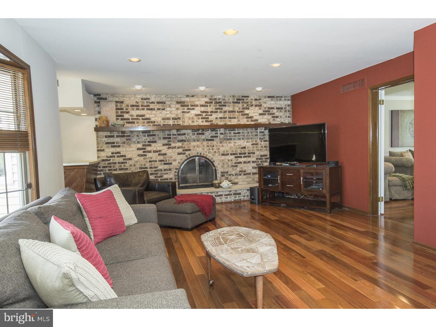 RADNOR CHASE - Residential