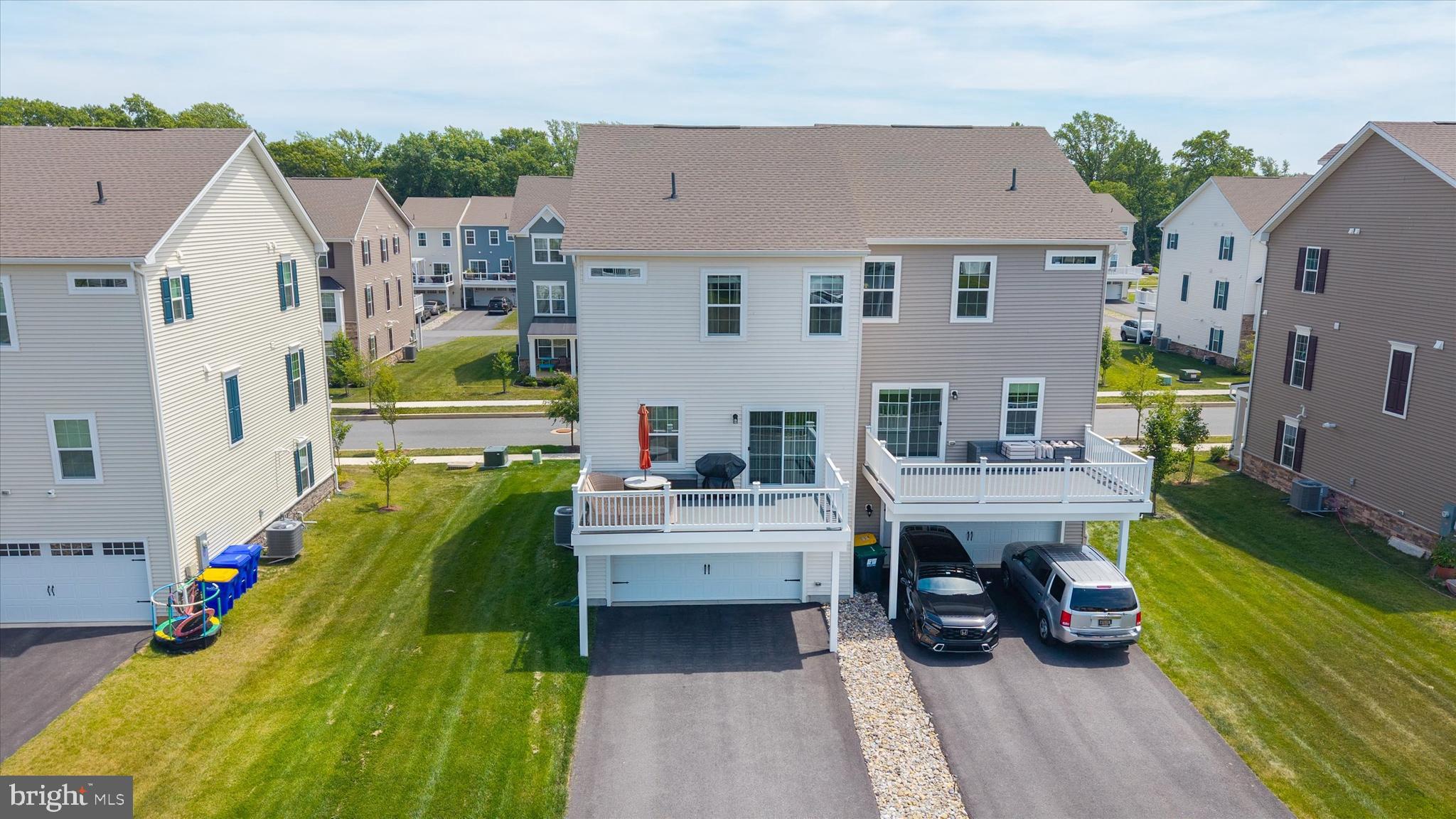 715 KALMAR LANE