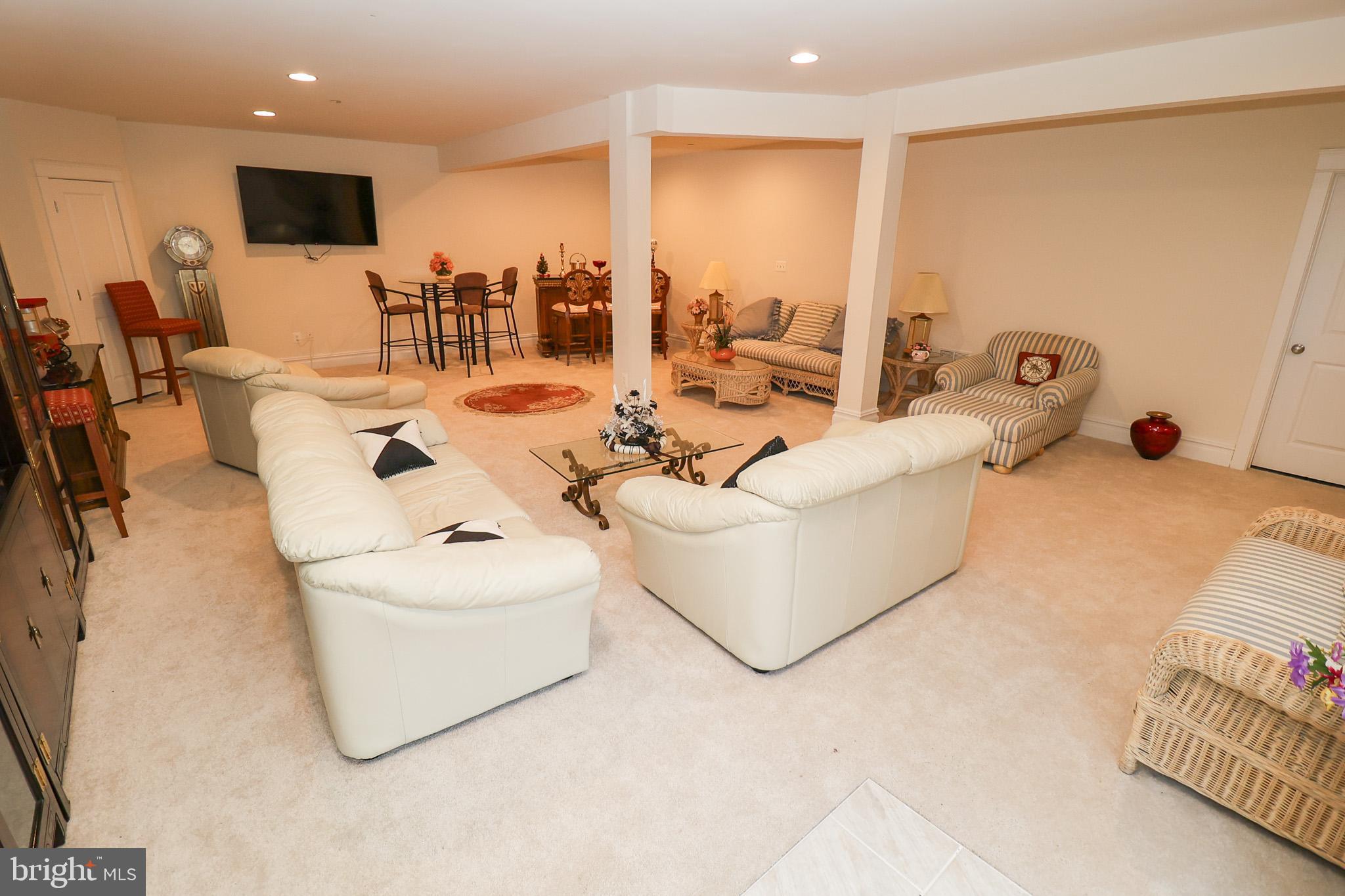 THE VINEYARDS OF ANNAPOLIS - Residential