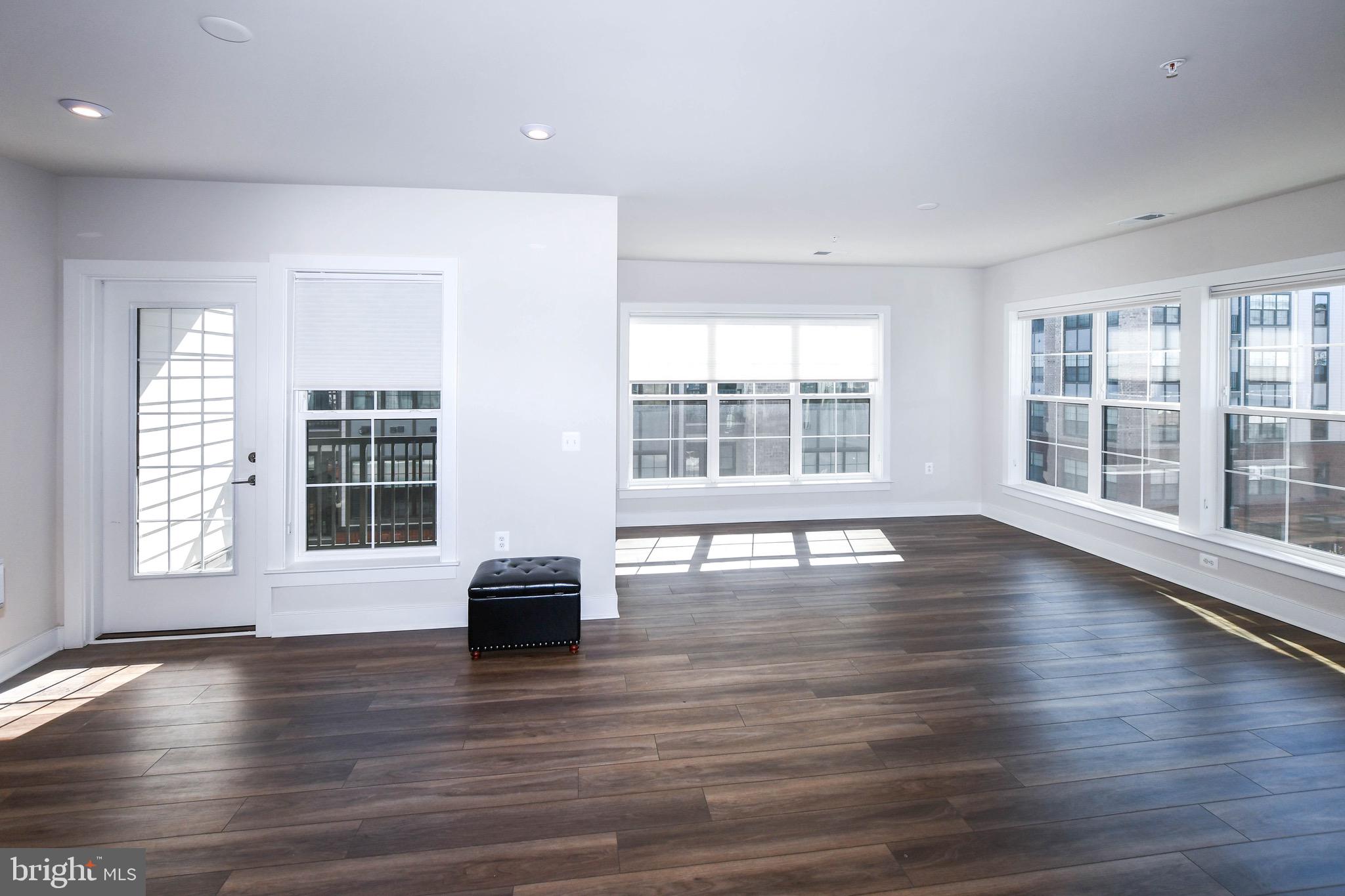 THE FLATS AT NATIONAL HARBOR - Residential