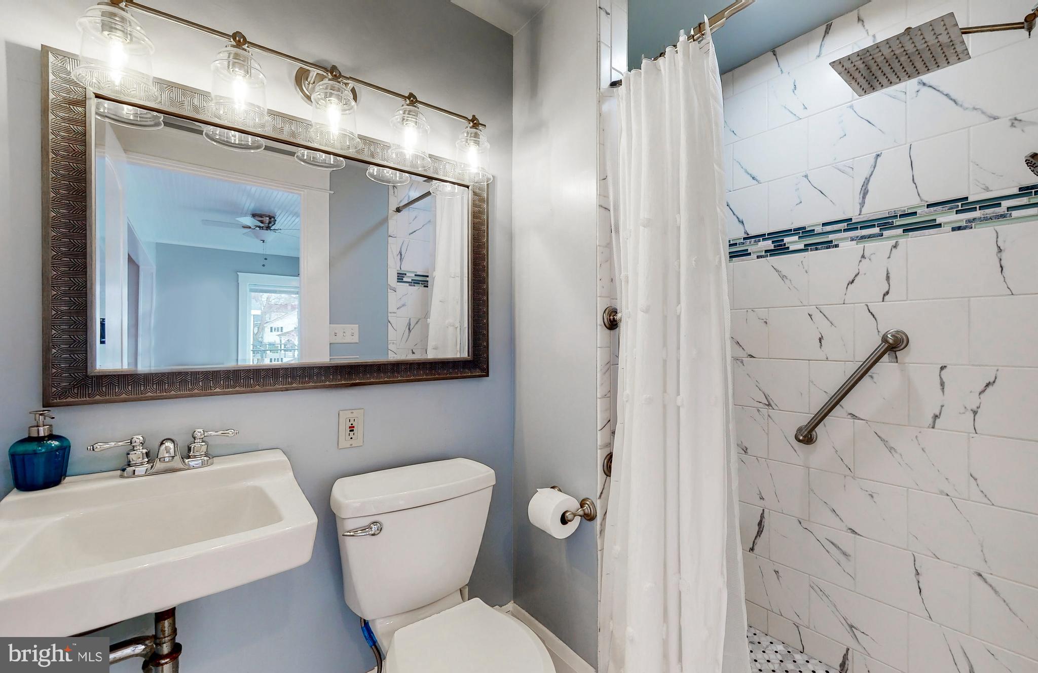 OLIVER BEACH - Residential