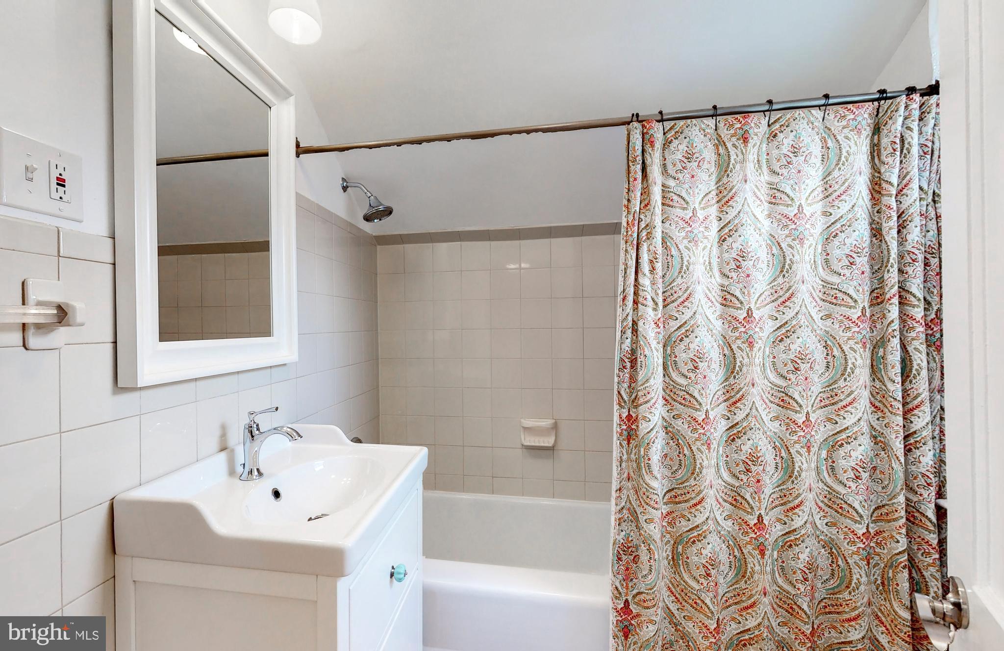 OLIVER BEACH - Residential