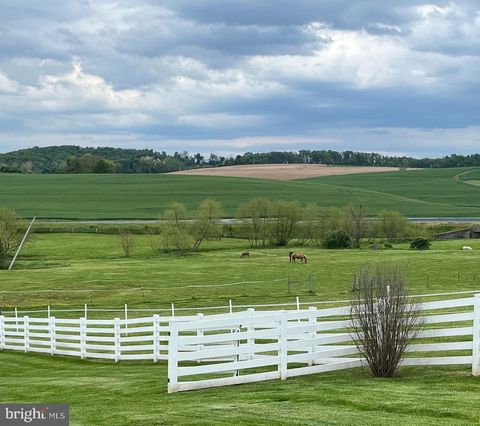 Photo of 969 Bachmans Valley Road, WESTMINSTER, MD 21158 (MLS # MDCR2034888)