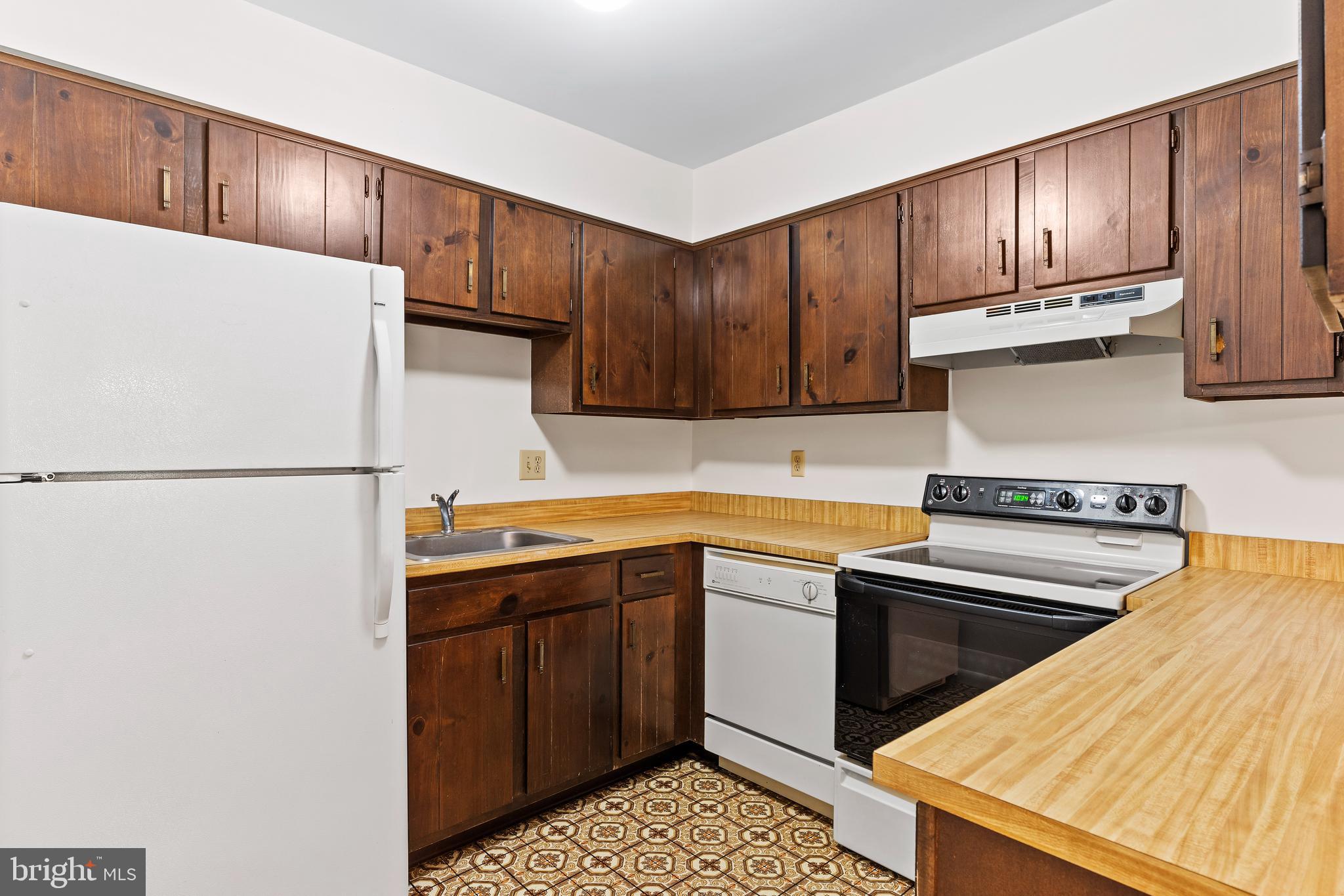 WESTWOOD VILLAGE - Residential